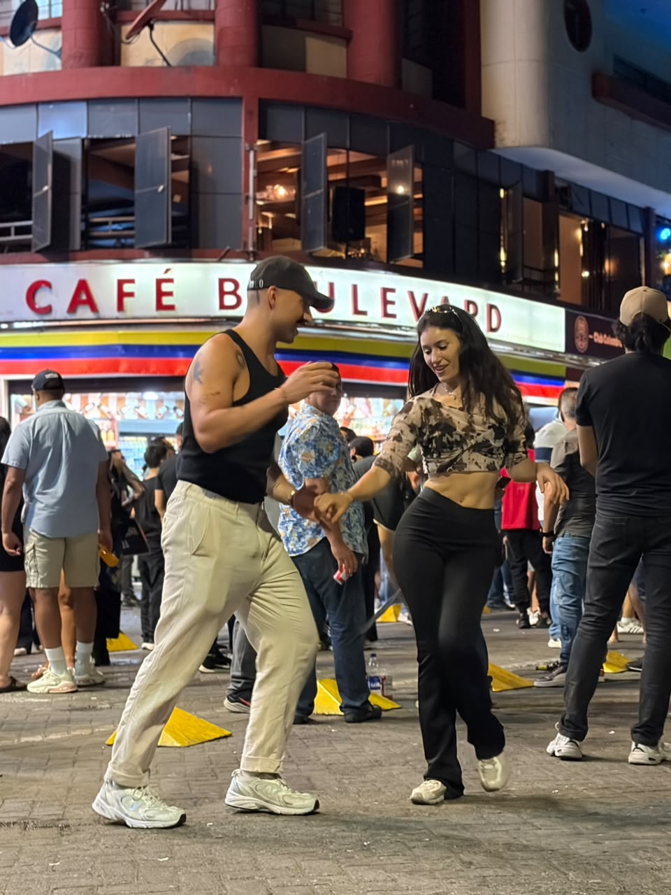Barbi dancing at Café Boulevard, Cali